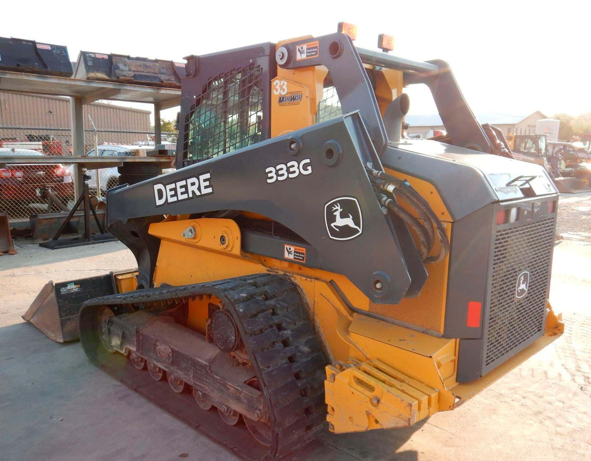 2016 John Deere 333G