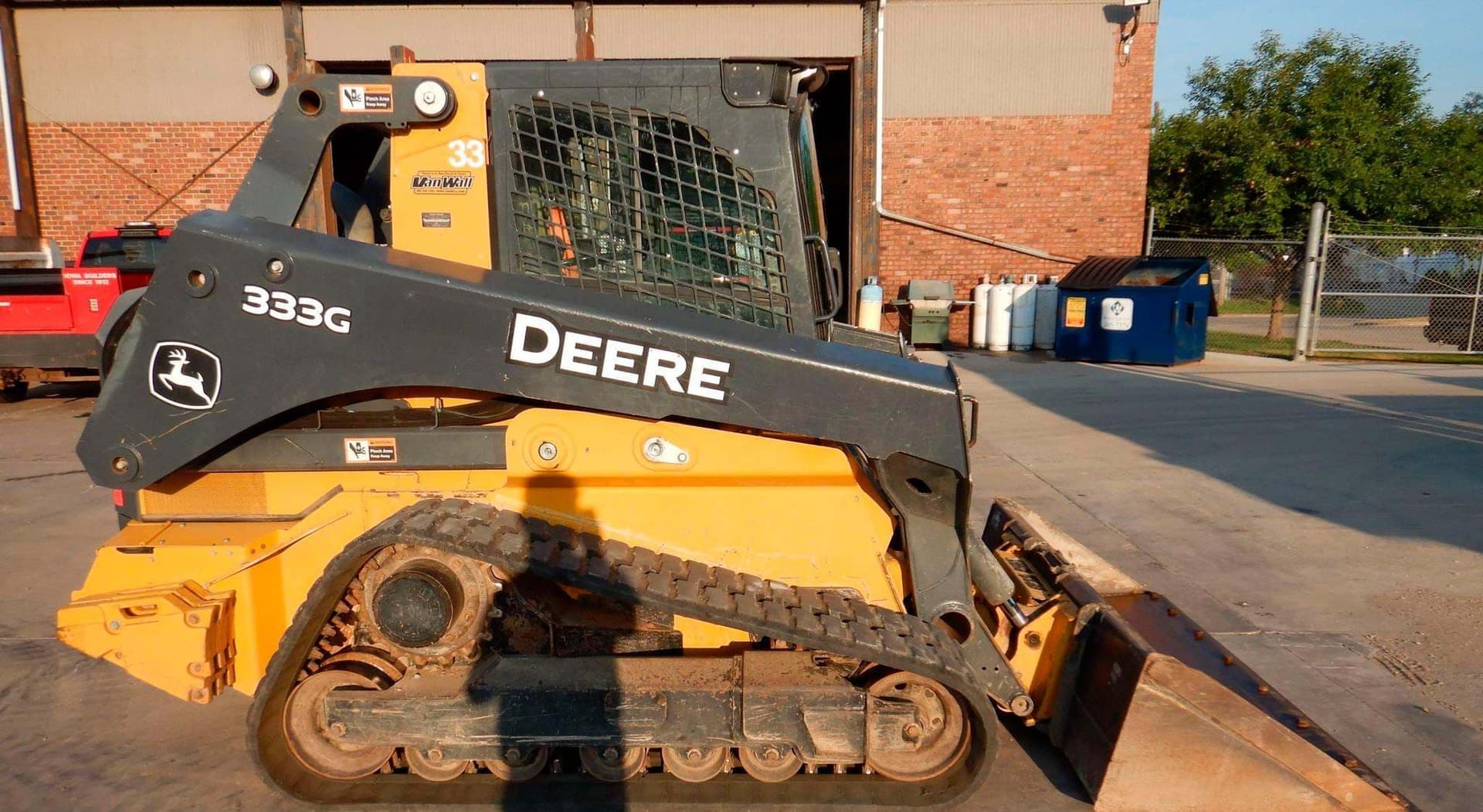2016 John Deere 333G