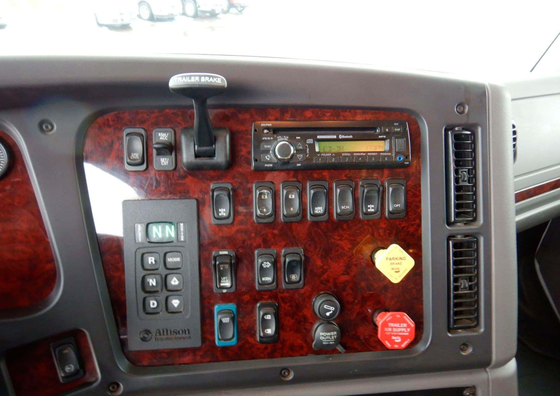 2017 Freightliner 114SD