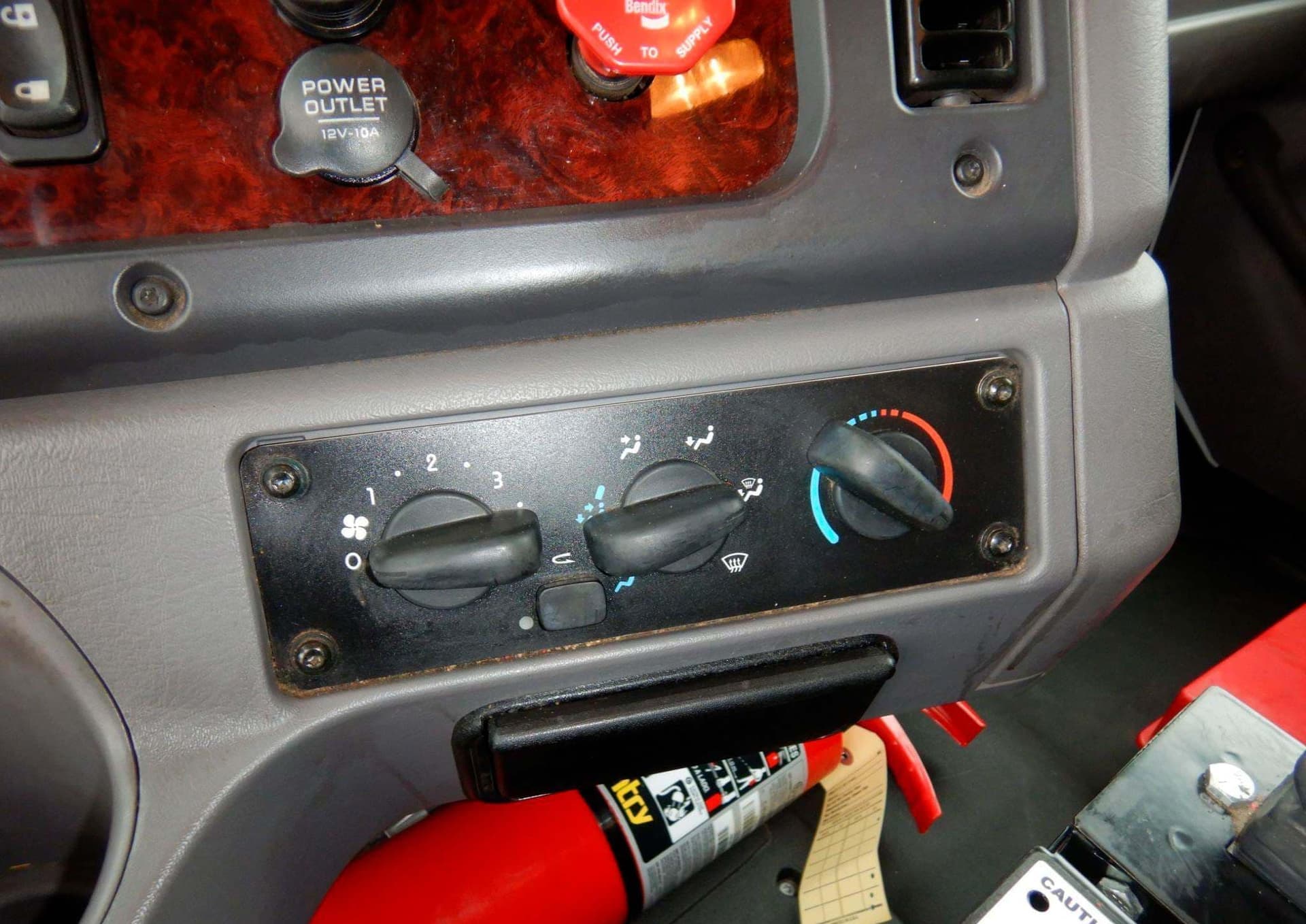 2017 Freightliner 114SD