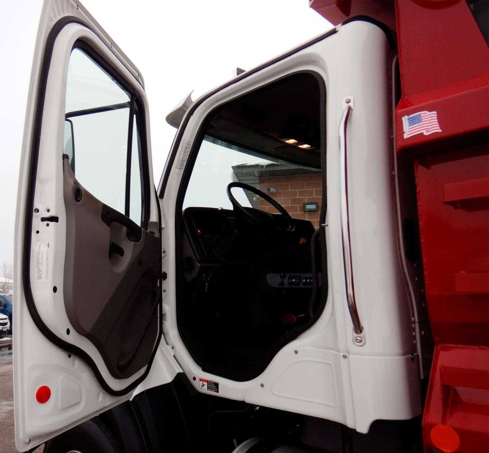 2017 Freightliner 114SD