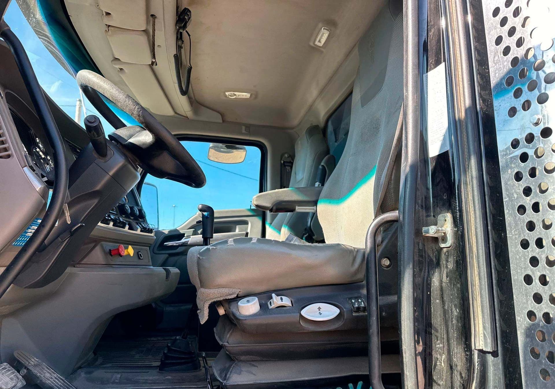 2017 Kenworth T880