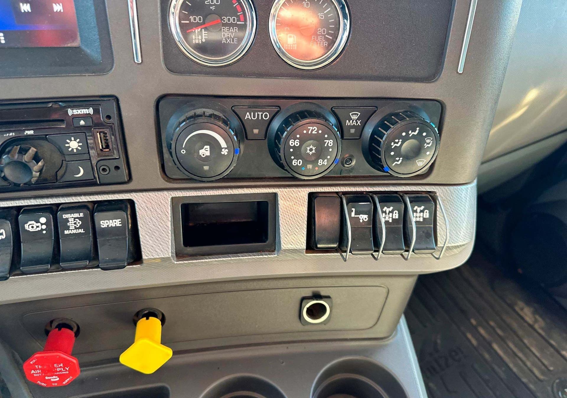 2017 Kenworth T880