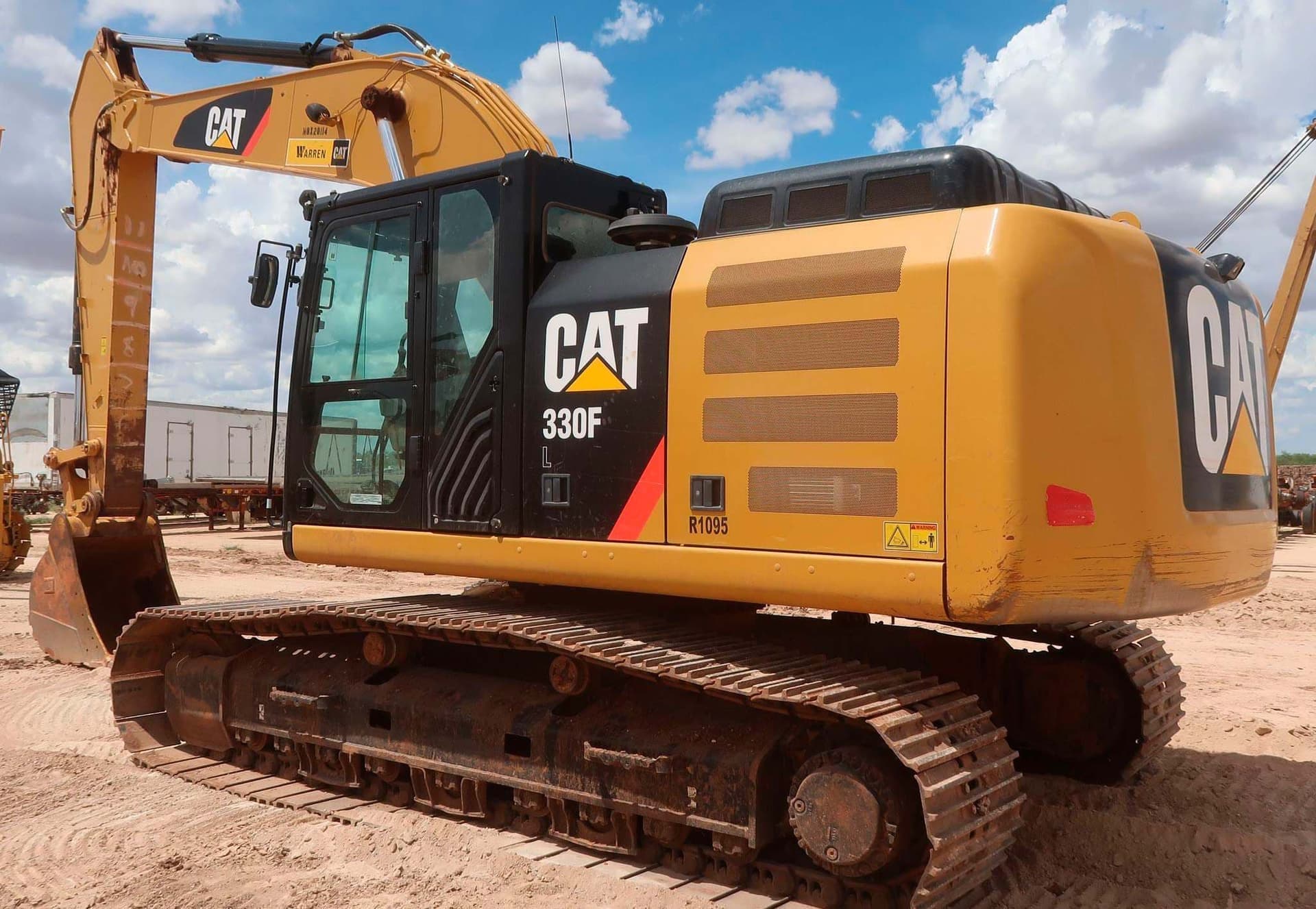 2018 Caterpillar 330FL