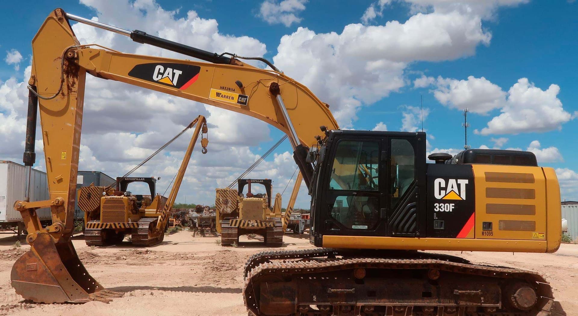 2018 Caterpillar 330FL