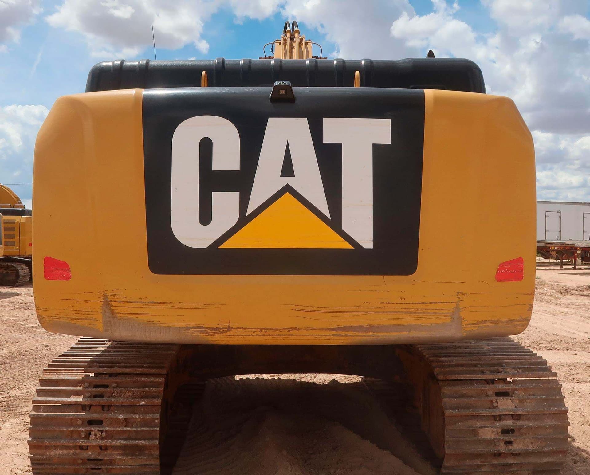 2018 Caterpillar 330FL
