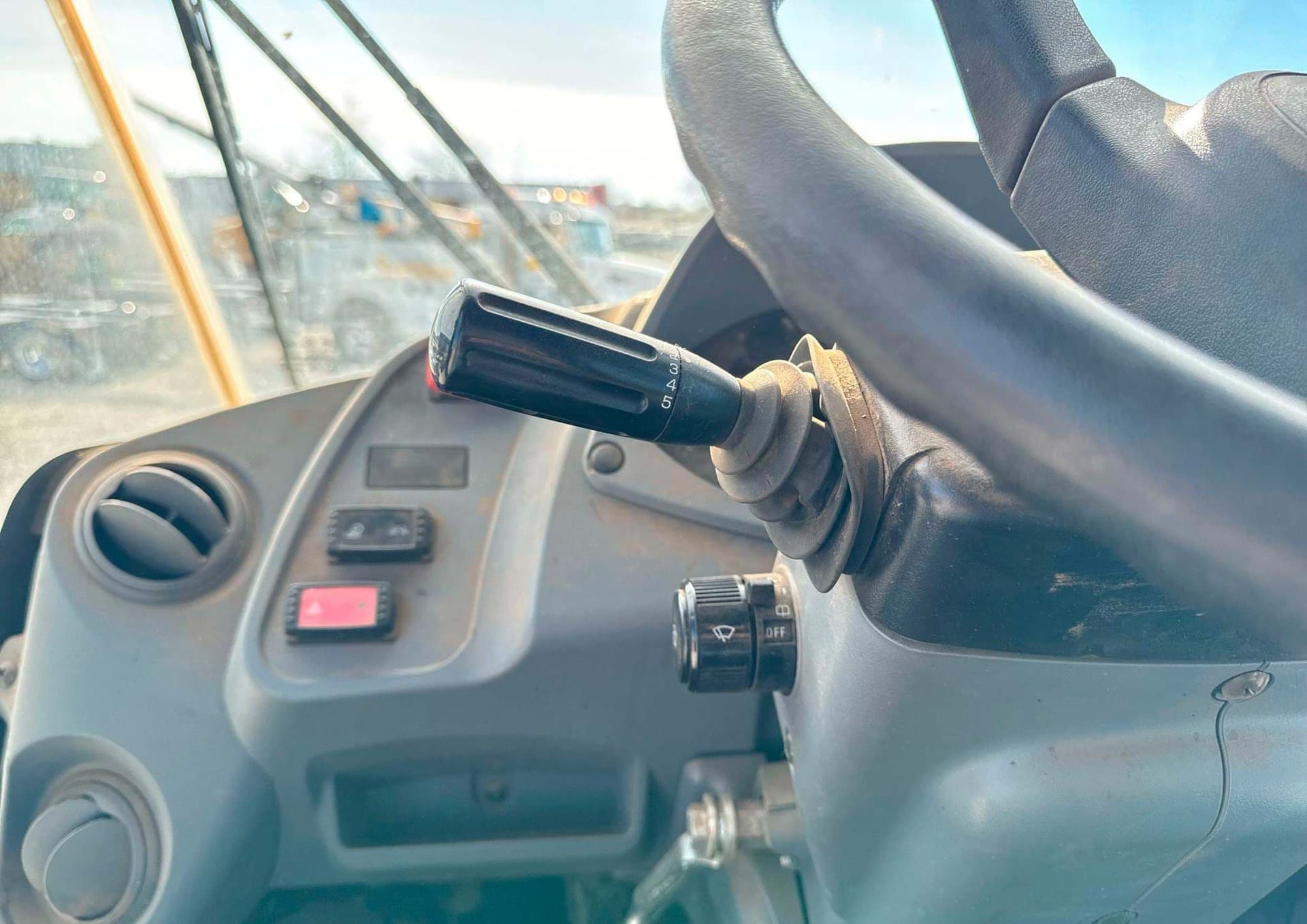 2021 Hitachi ZW220-6